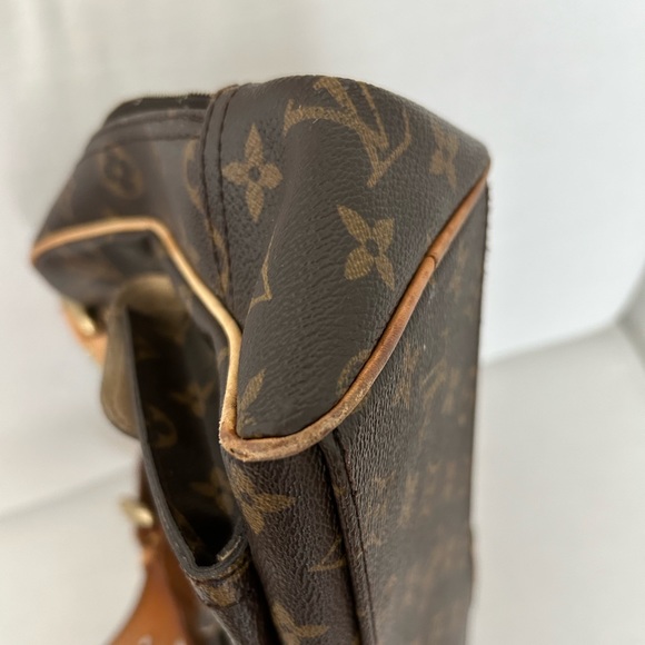 LOUIS VUITTON Manhattan Bag! Great pre-loved condition! - Picture 8 of 11